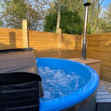 The Secret Garden - Hot Tub North Coast Stay Garvagh Exterior photo