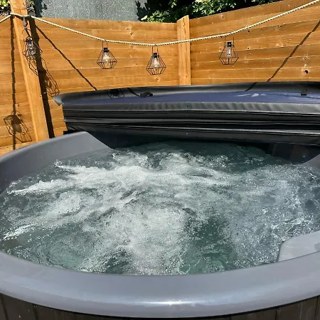 The Secret Garden - Hot Tub North Coast Stay Garvagh Exterior photo