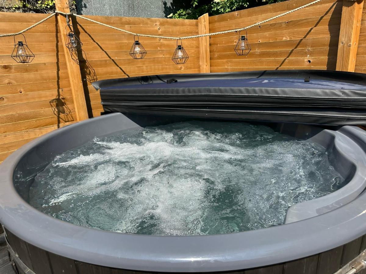 The Secret Garden - Hot Tub North Coast Campsite *